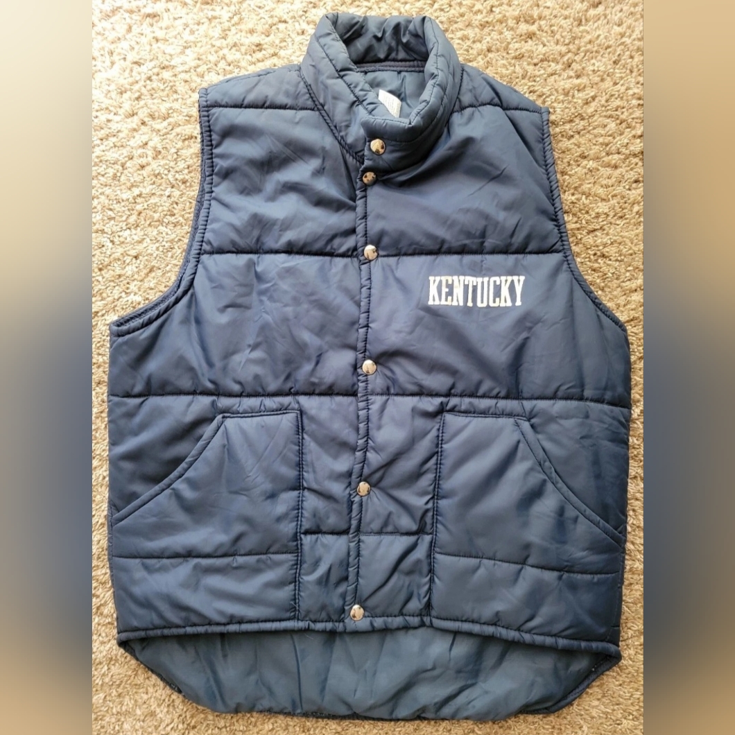 Its An Artex Mens Vintage Kentucky Blue Puffer Vest Size Medium